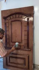 رش أبواب خشب وحديد بالدمام