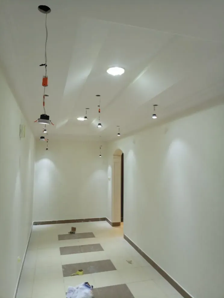 ديكور جداري راقٍ وبديل رخام